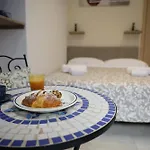 Apartament Casa Barbara 15-17 *